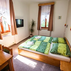 3* Penzion 33
